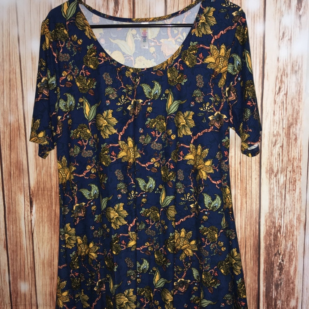 LulaRoe Perfect T